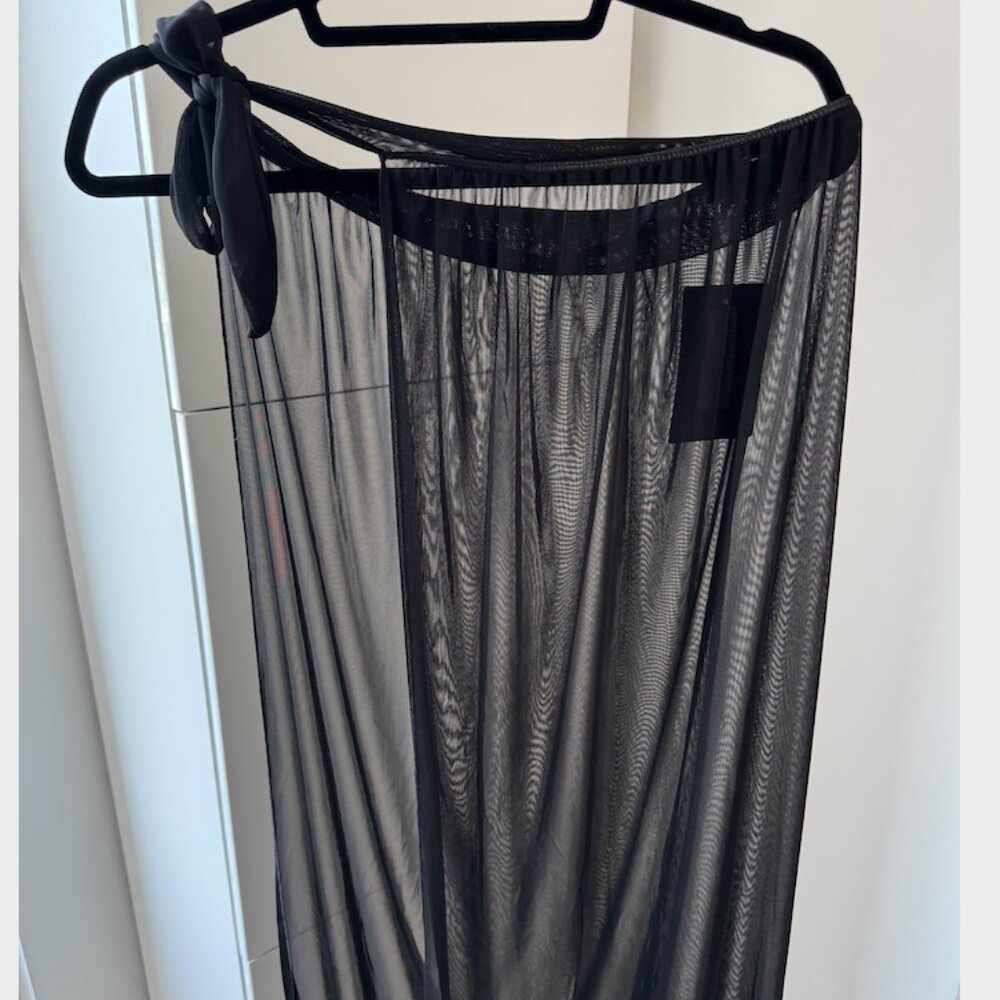 NWT Pretty Little Thing Women's Black Tie Side Maxi Beach Sarong Size M. - Picture 7 of 8